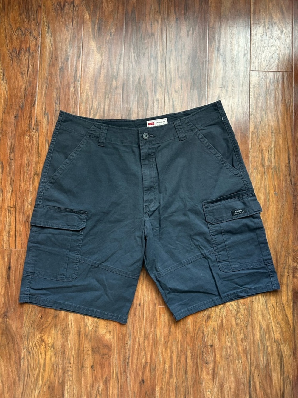 Wrangler Workwear ripstop technician shorts multiple pockets 38x10